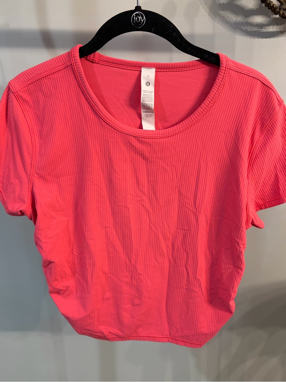 lululemon athletica all it takes Ribbed Short Sleeve rouched side Tee size 12